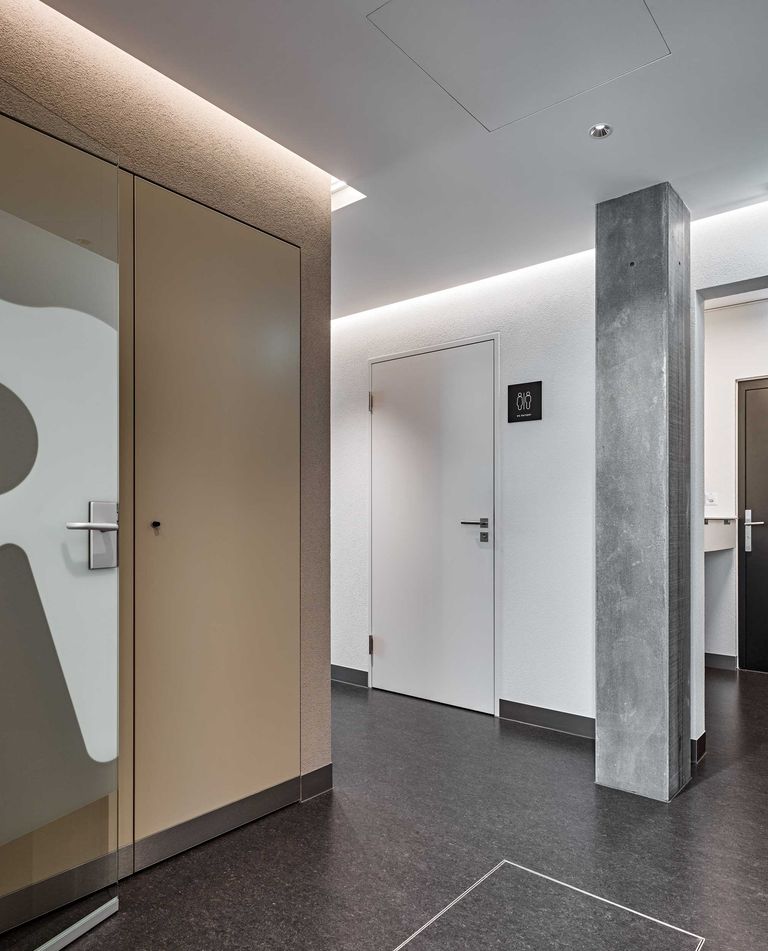 Treatment rooms at the Züri Zahni dental practice in Glattpark – image 4