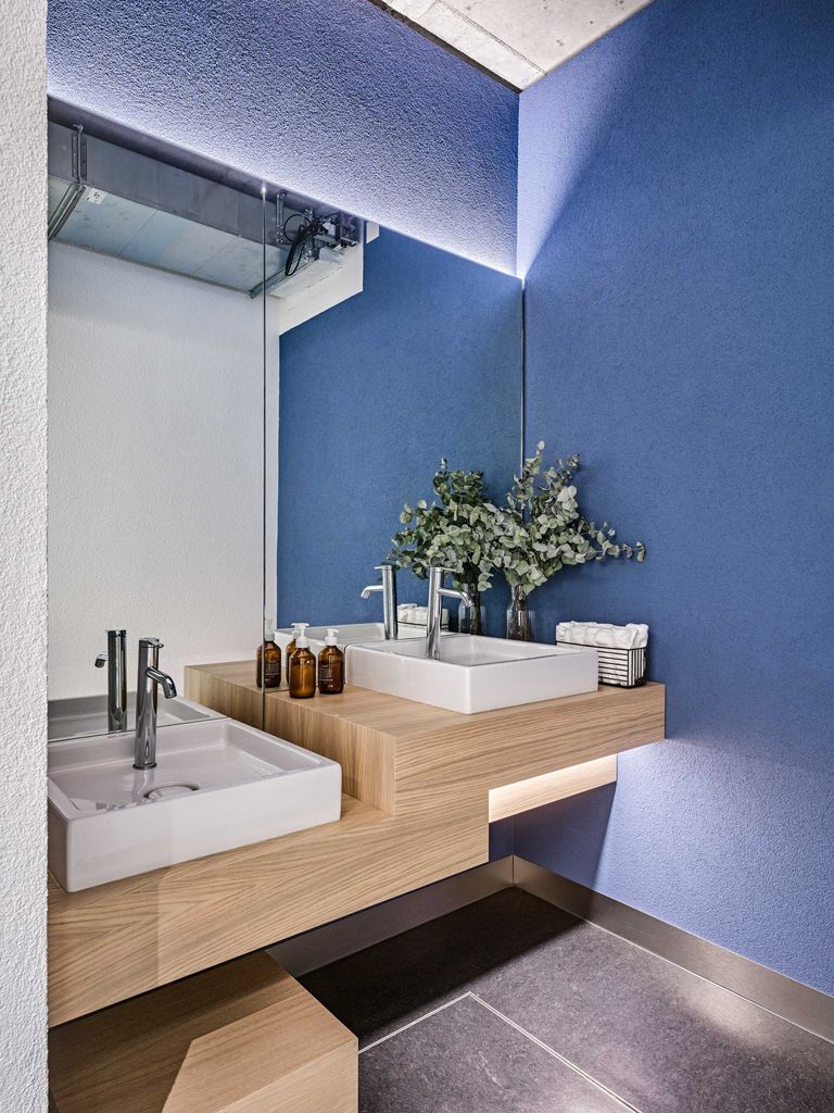 Treatment rooms at the Züri Zahni dental practice in Glattpark – image 1