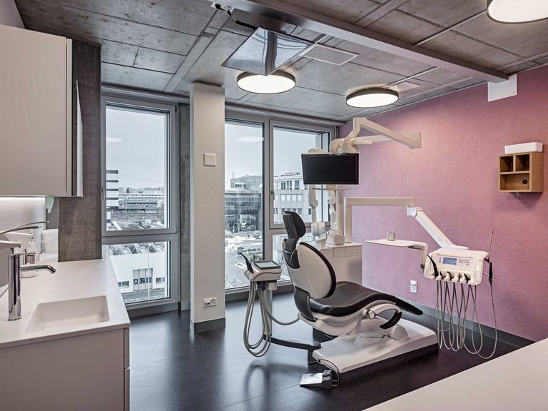 Treatment rooms at the Züri Zahni dental practice in Glattpark – image 5