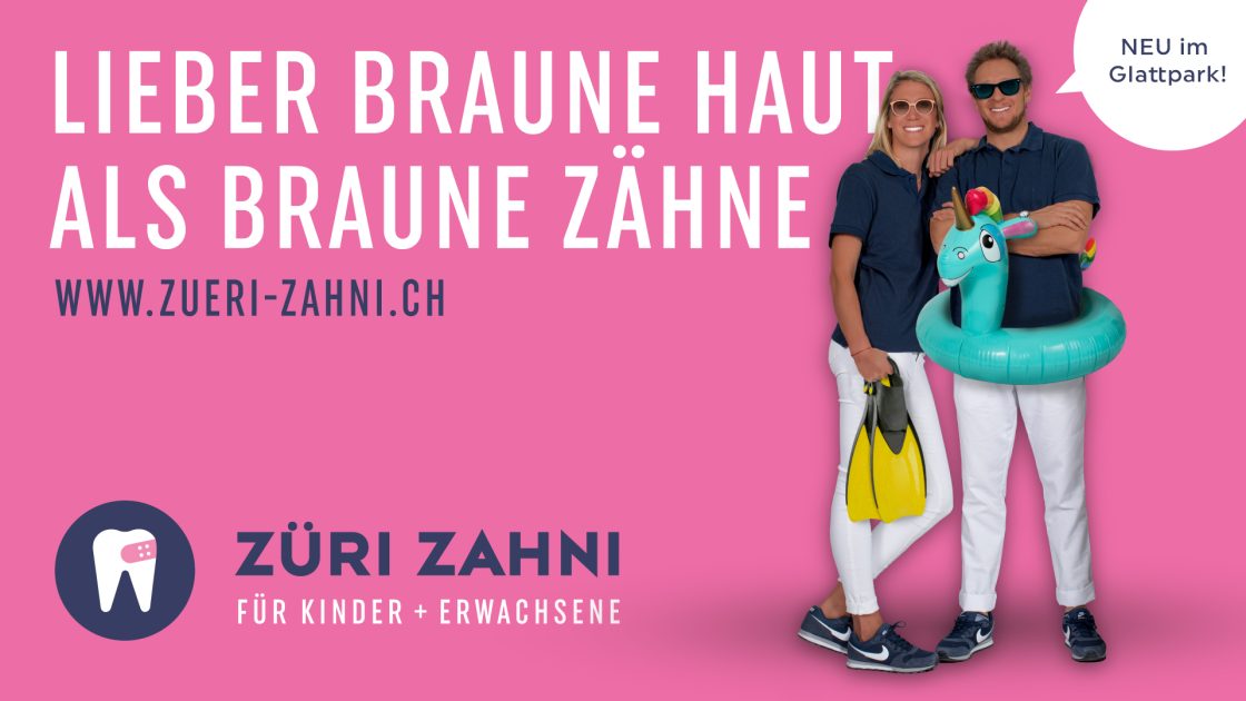Züri Zahni poster: “Better brown skin than brown teeth” — the practice team in summer clothes with a swim ring and flippers.